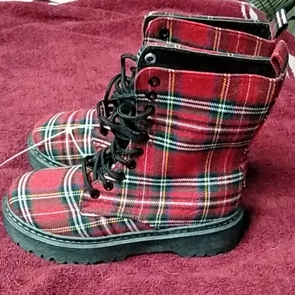 BRAND NEW UniLQdy RED PLAID COMBAT BOOTS - Picture 3 of 5